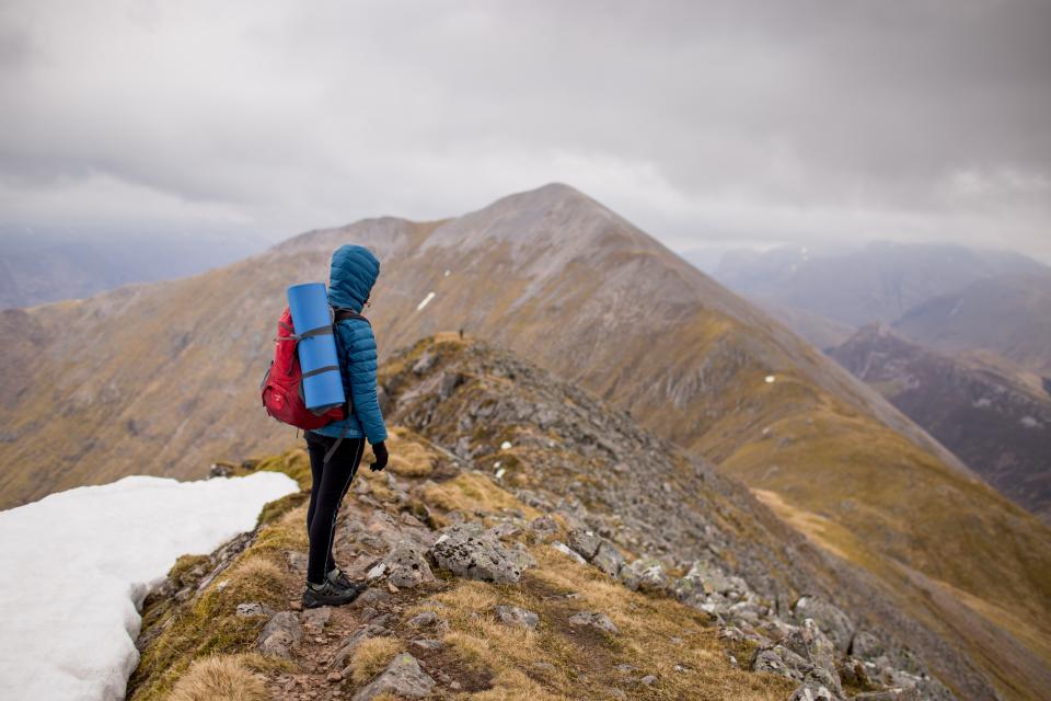 Ascension en montagne vers le sommet